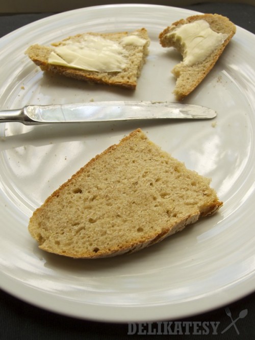 Kváskový chlieb s cícerovou múkou